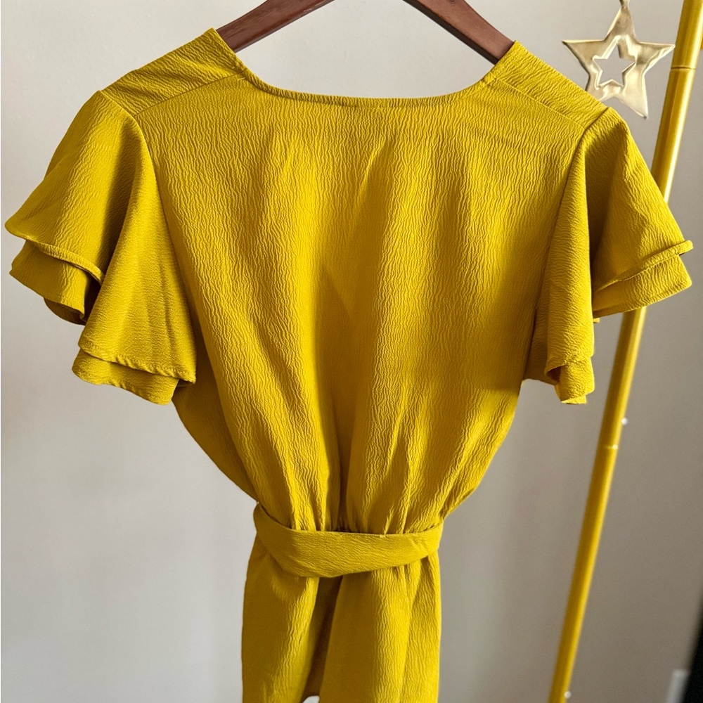 A New Day Mustard Wrap Blouse Short Sleeve Tie Waist Top Size Medium - Picture 4 of 5